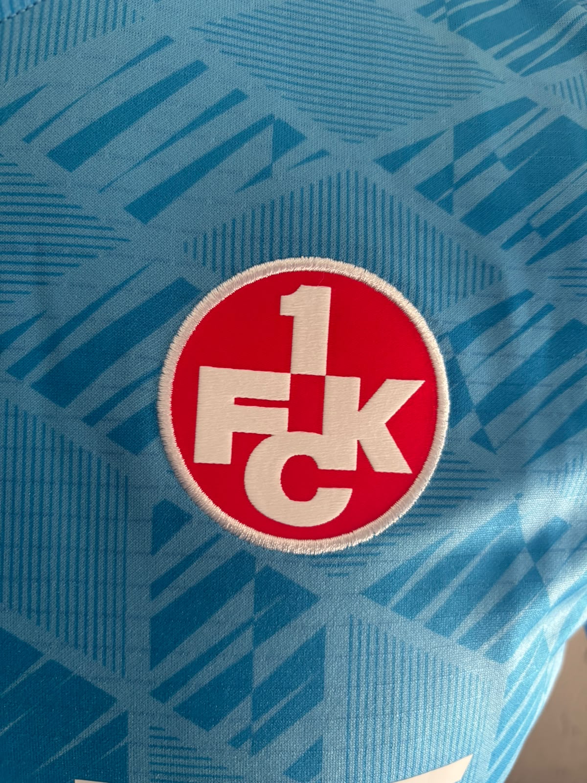 1.FC Kaiserslautern Keepersshirt 2025-2026 BNWT (S) (10/10)