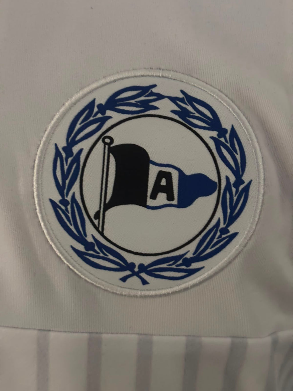 Arminia Bielefeld Warm-up Shirt 2021-2022 BNWT (4XL) (10/10)