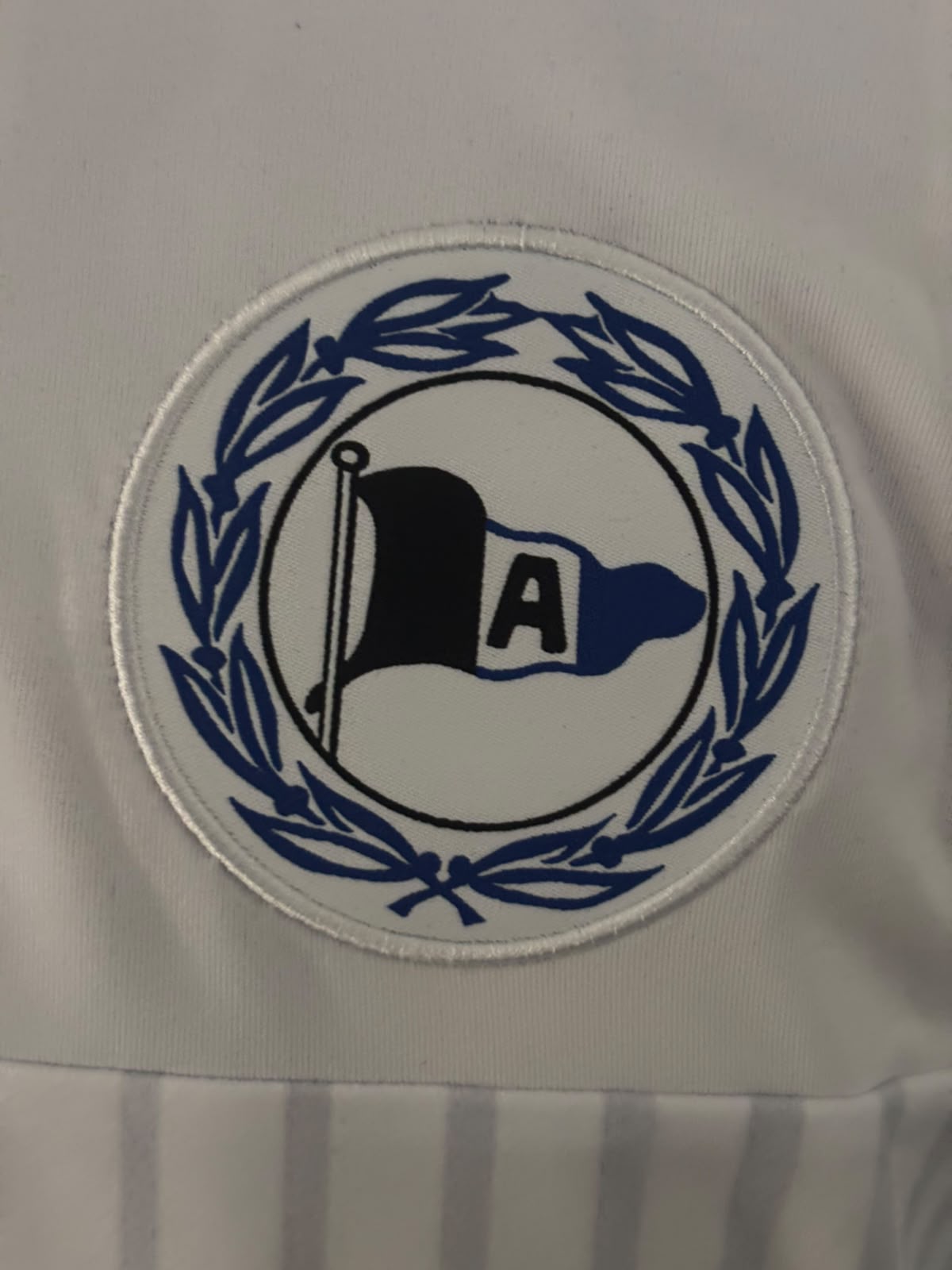 Arminia Bielefeld Warm-up Shirt 2021-2022 BNWT (4XL) (10/10)