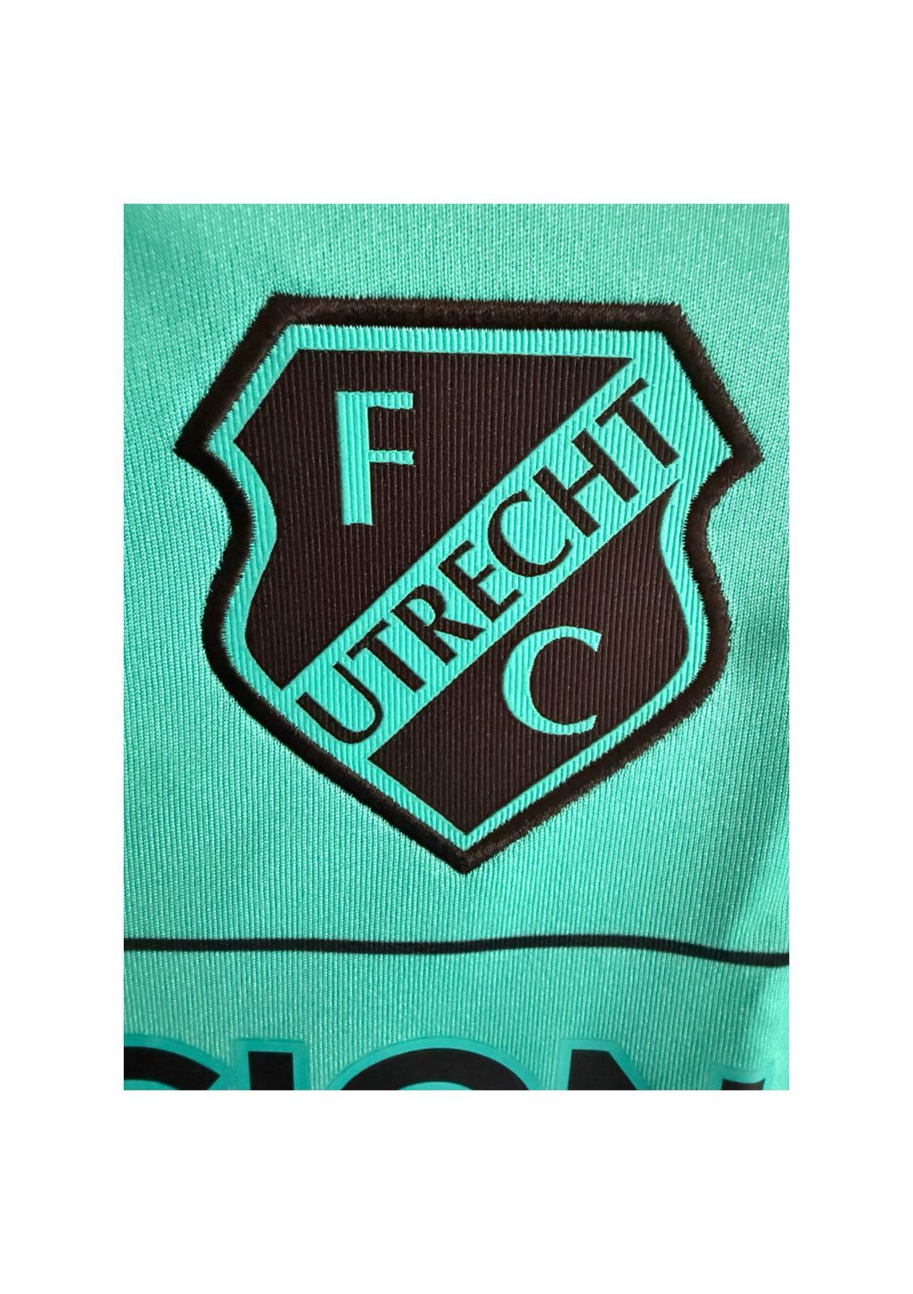 FC Utrecht Goalkeeper Shirt 2024-2025 BNWT (XS) (10/10)