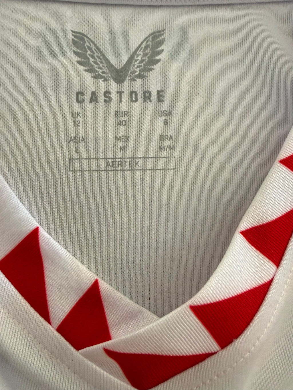 FC Utrecht Home Shirt Home Shirt 2024-2025 BNWT (S) (10/10)